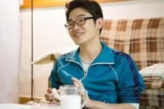 Hyeon-Min Lee