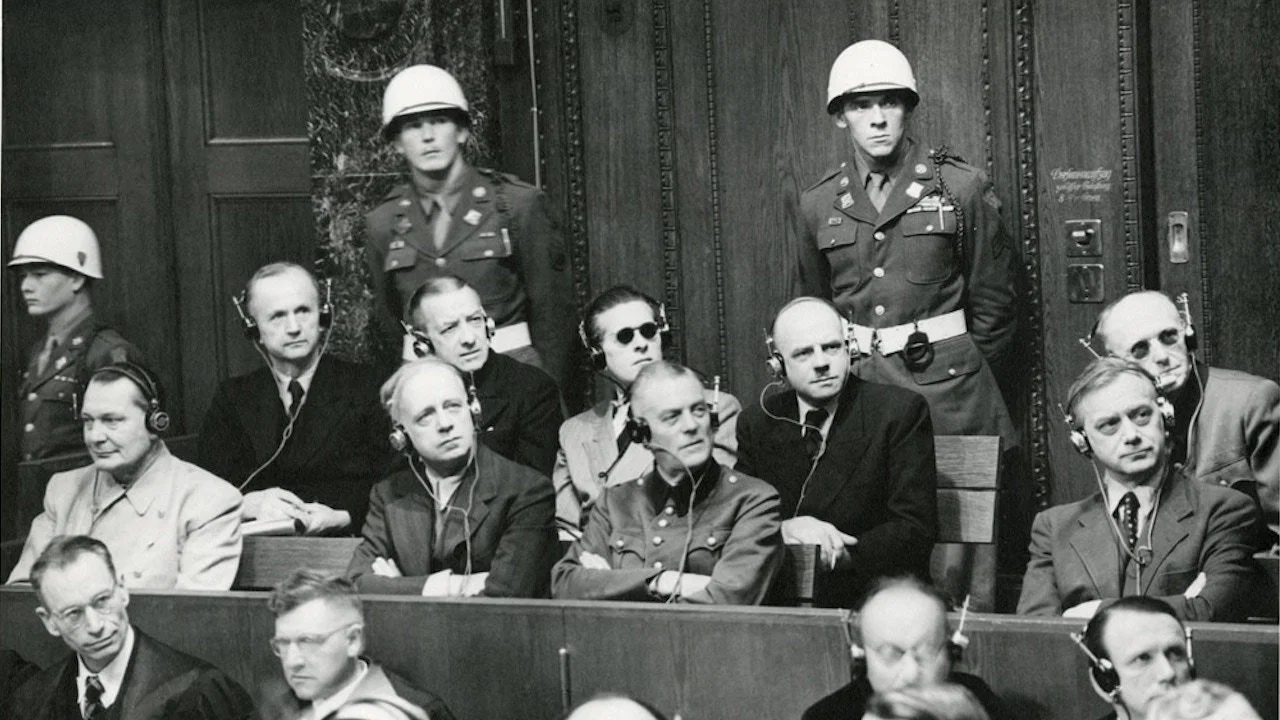 Couverture de Nuremberg : les Nazis face à leurs crimes