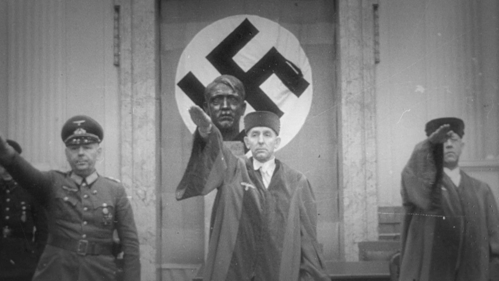 Couverture de Les Tribunaux d'Hitler