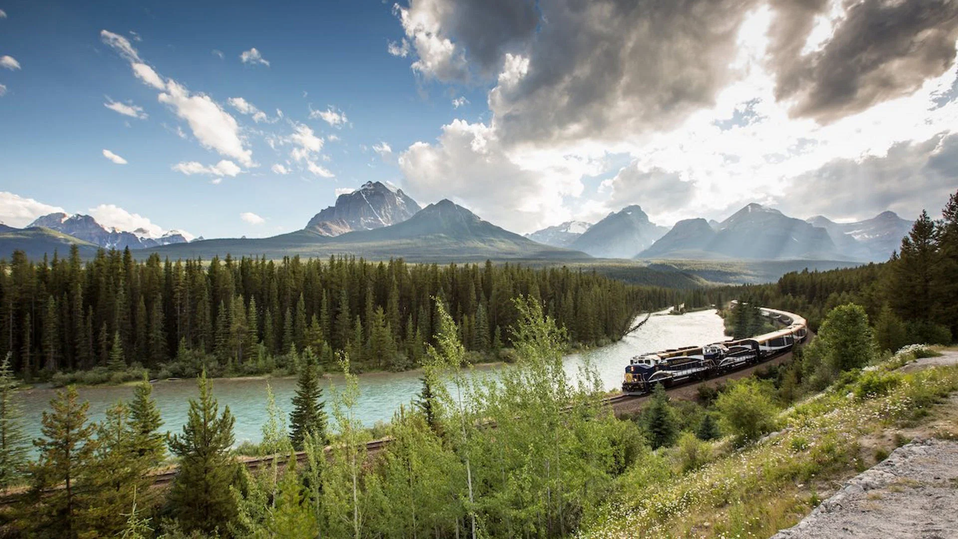 Couverture de World's Most Scenic Railway Journeys